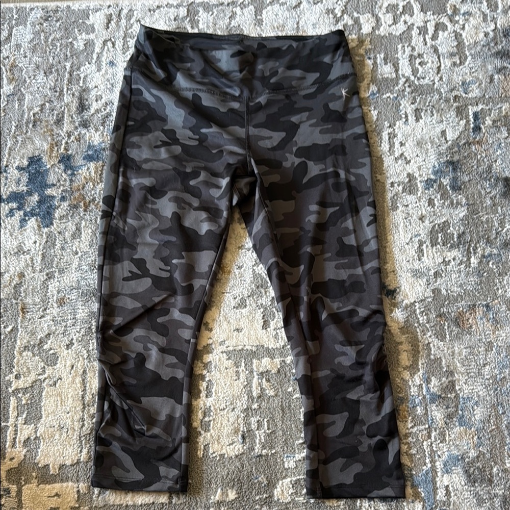 Danskin Now Black Camo Leggings